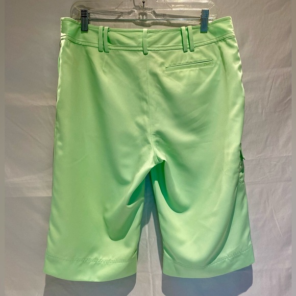 IZOD Green XFG Bermuda Golf Shorts, size 12 - Picture 2 of 7